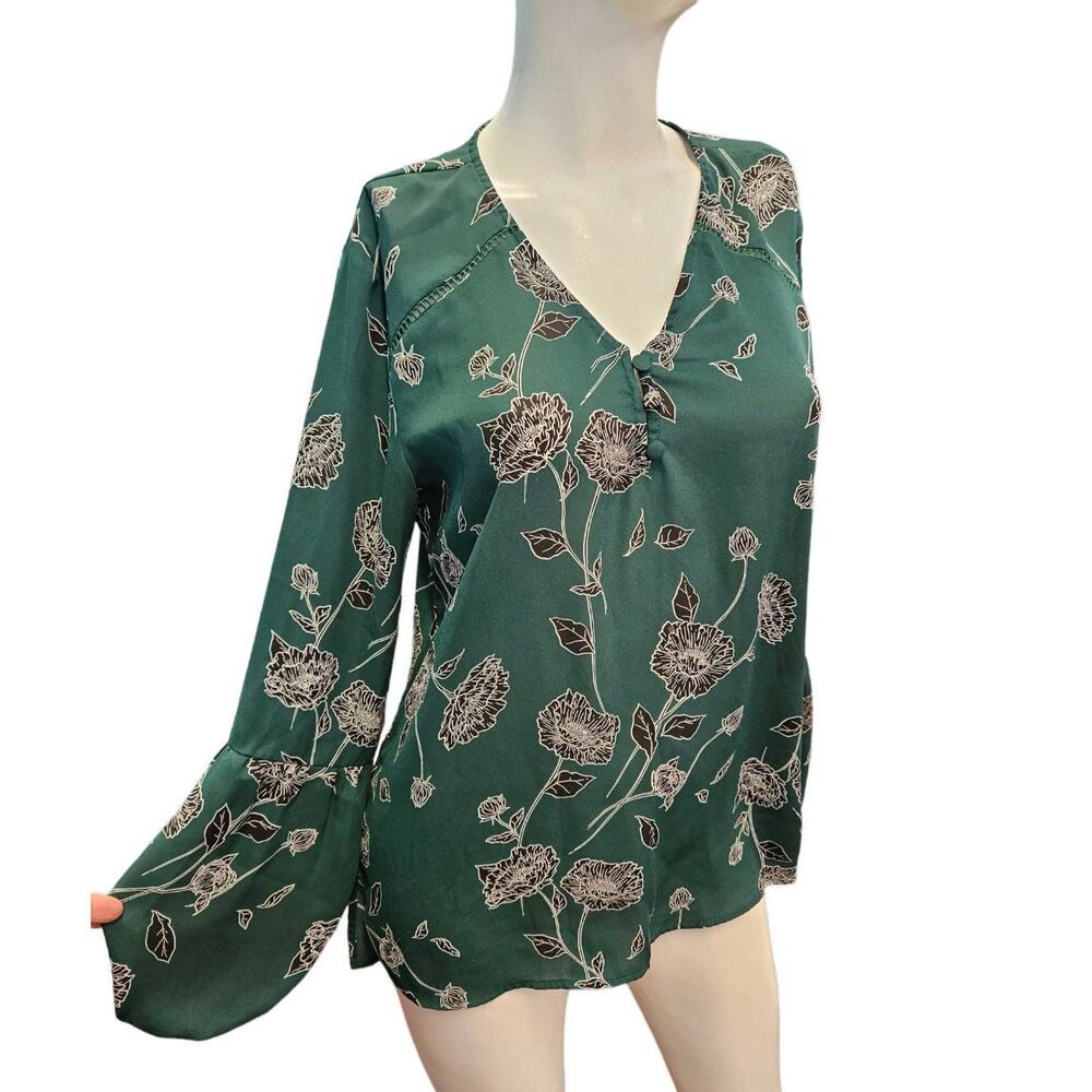 Maurices Green Lantern Sleeve Blouse sz Small Floral Womens Top Pullover